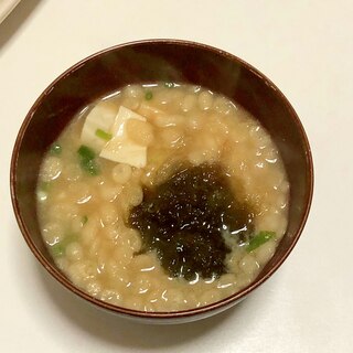 豆腐と天かすととろろ昆布のお味噌汁♪